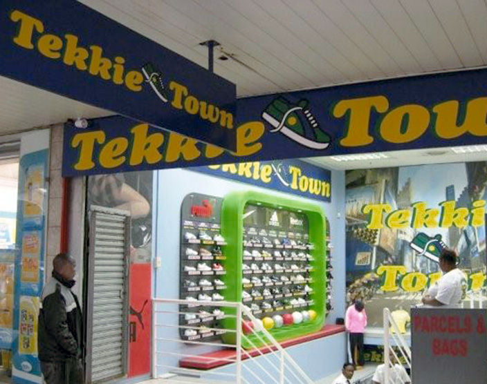 tekkie town running shoes